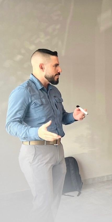 Allan Rodezno speaking at AWS Community Event 2023