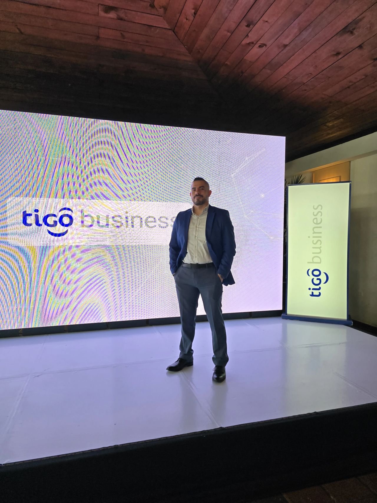 Allan Rodezno speaking at AWS Summit 2025